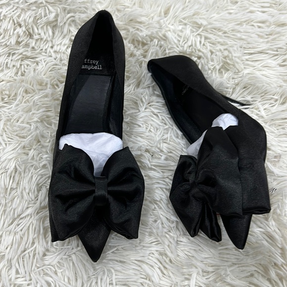 Jeffrey Campbell Women's Convince Bow Pointed Toe Pumps - Picture 2 of 7